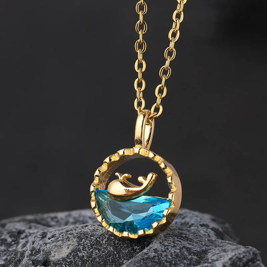 Ocean Tale Necklace – Whale & Waves